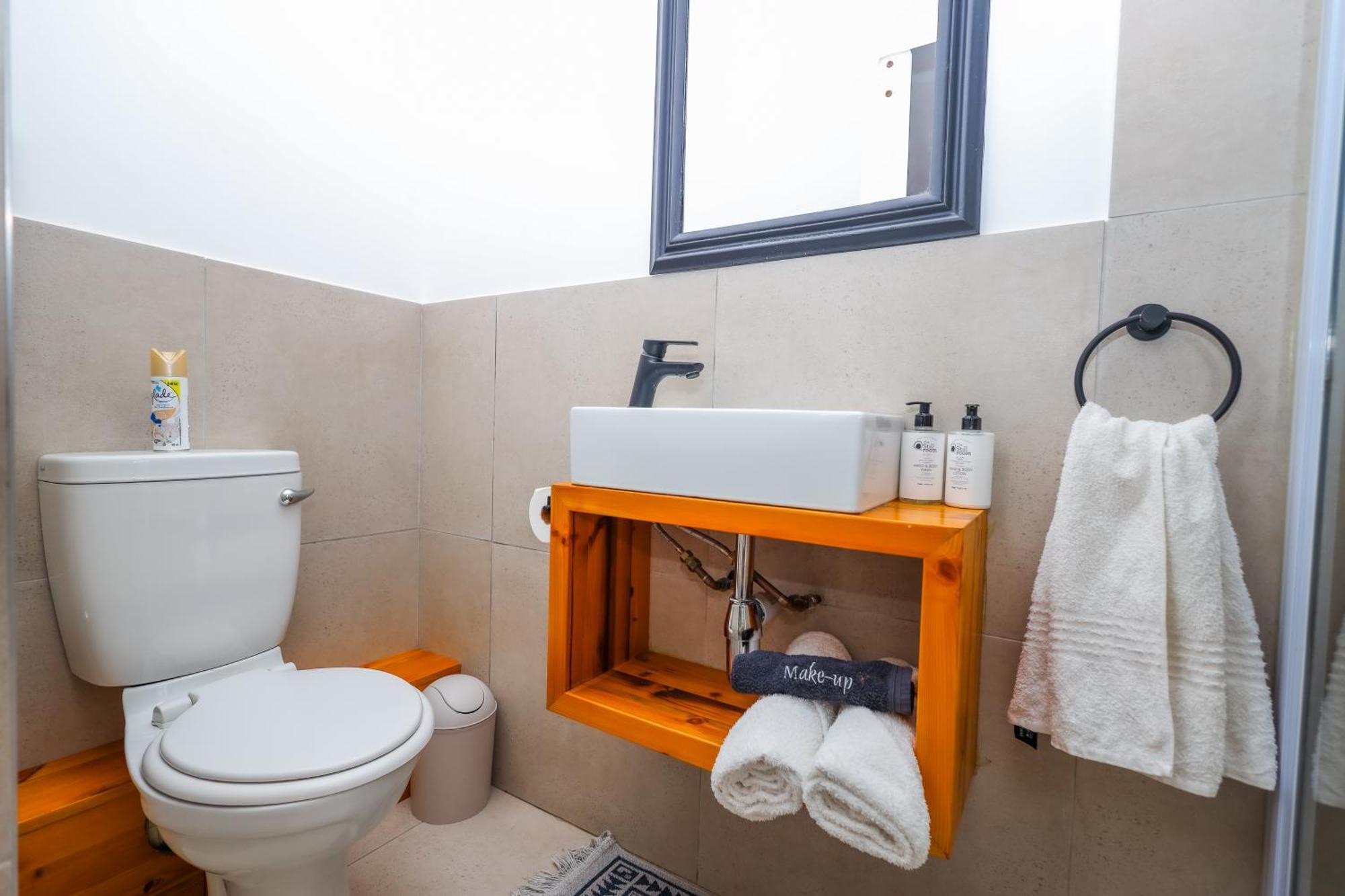 The Blue Door B&B East London Eksteriør bilde