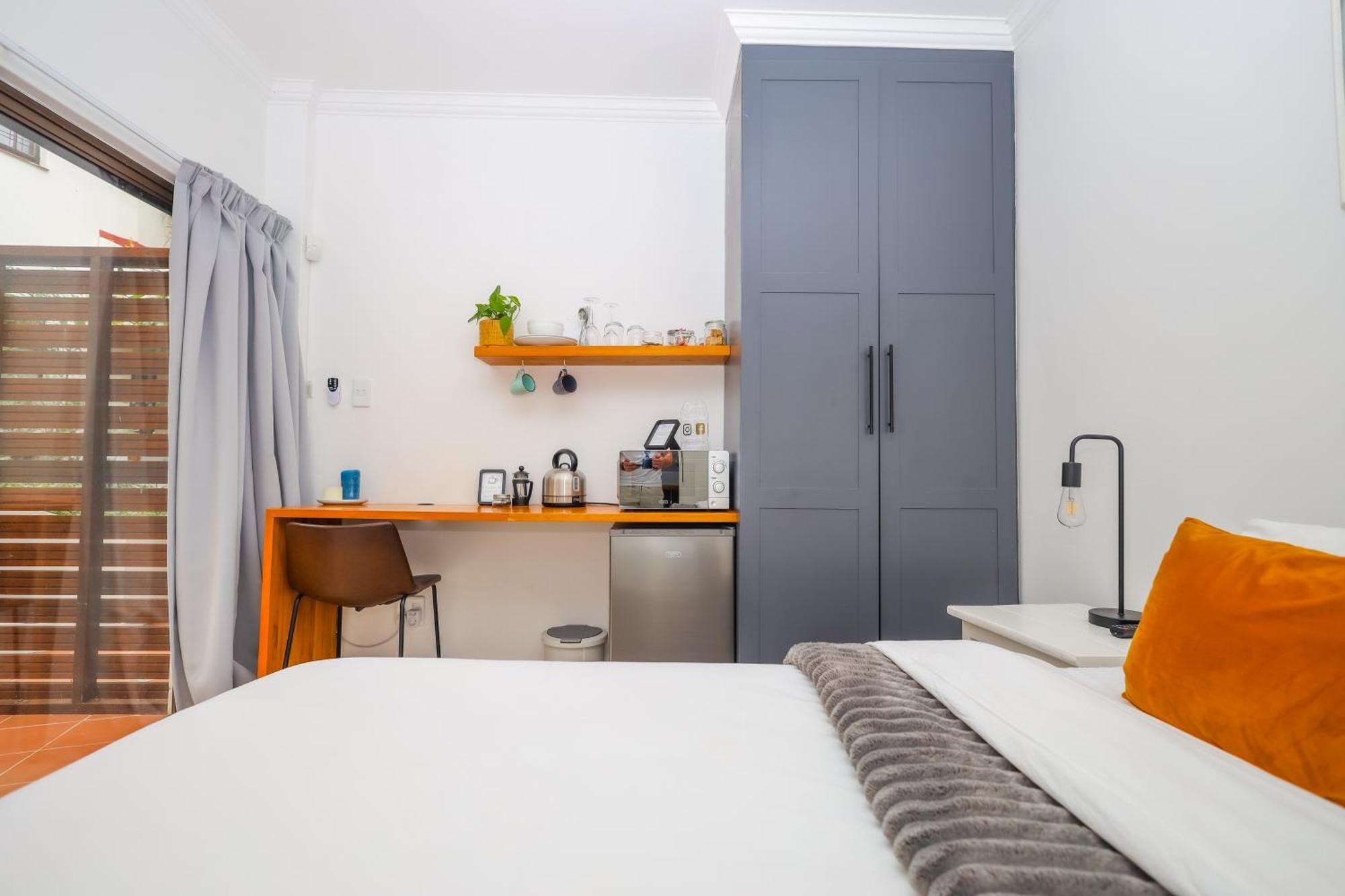 The Blue Door B&B East London Eksteriør bilde